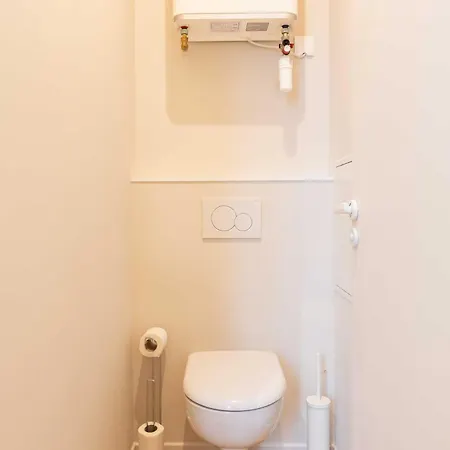 Charming 1br 2p - *